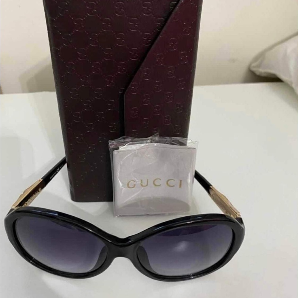 Gucci sunglass
